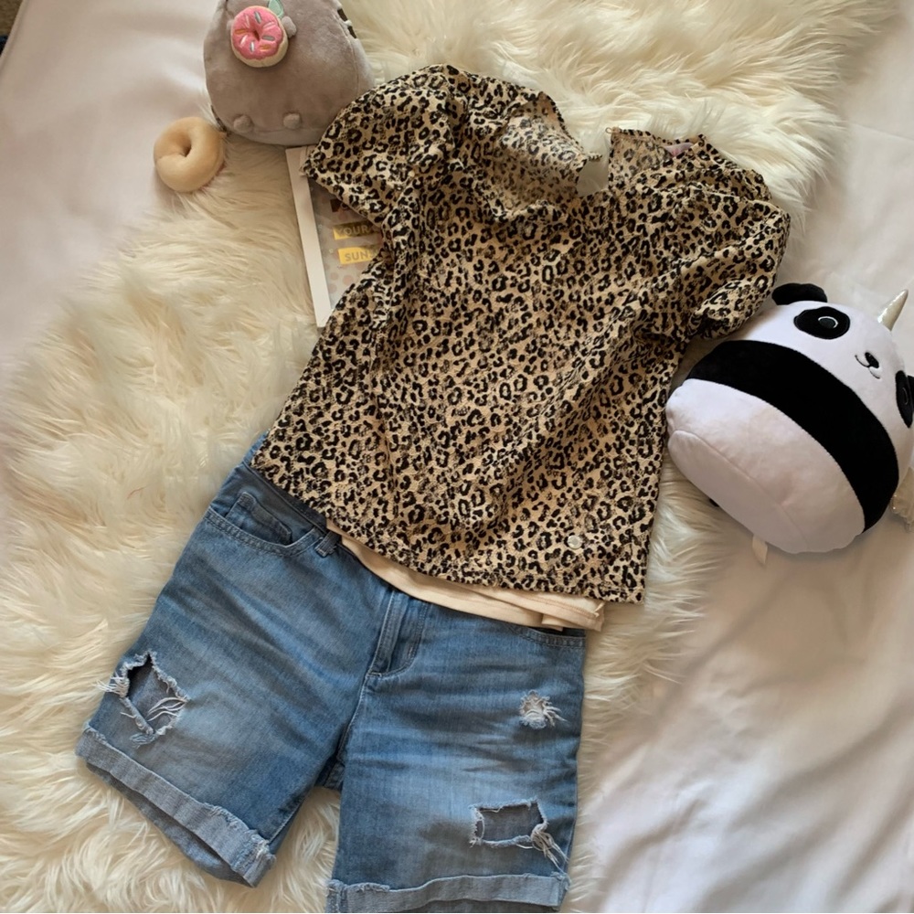2 sets of Girls size 8-10 clothings shorts and top